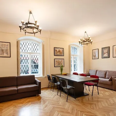 Dzīvoklis Old Historical One Bedroom