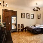Old Historical One Bedroom Апартаменты *