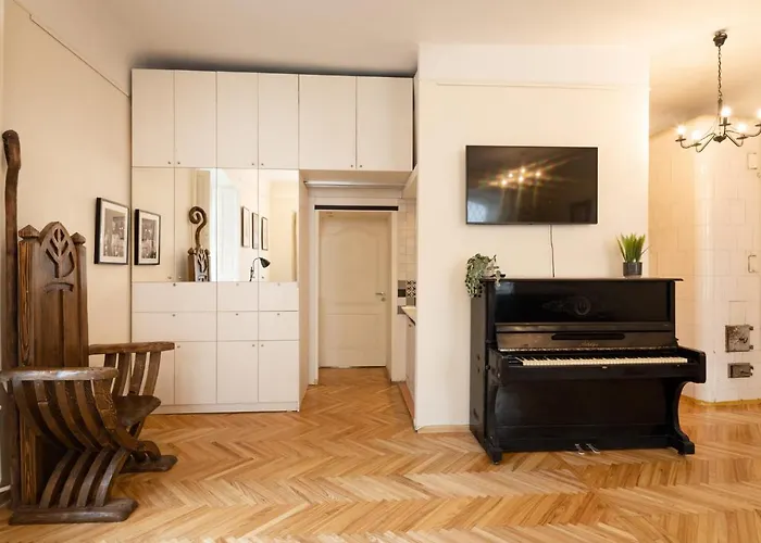 Old Historical One Bedroom Апартаменты